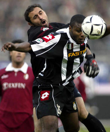 鹈鹕怒砍70分为球队赛季半场第2高，48分为禁区得分（鹈鹕半场轰下70分列本季队内半场第2高，禁区斩获48分）