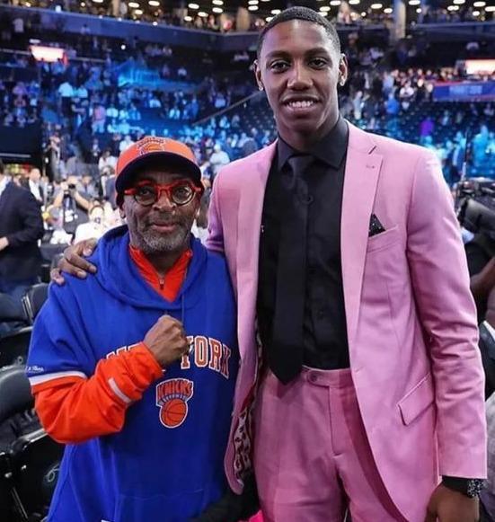 孔蒂：因为伤病我们的中场已经空了，希望坏运气能离我们远去（孔蒂：伤病致中场告急，盼霉运早日远离我们）