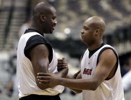 埃迪·豪：输球后球迷愤怒能理解，英联杯是改变现状绝佳机会（埃迪·豪：理解球迷败仗后的愤怒，英联杯是扭转局面的好时机）