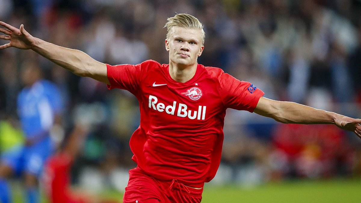 多特年轻前锋一战成名（多特新星前锋一战打响名号）