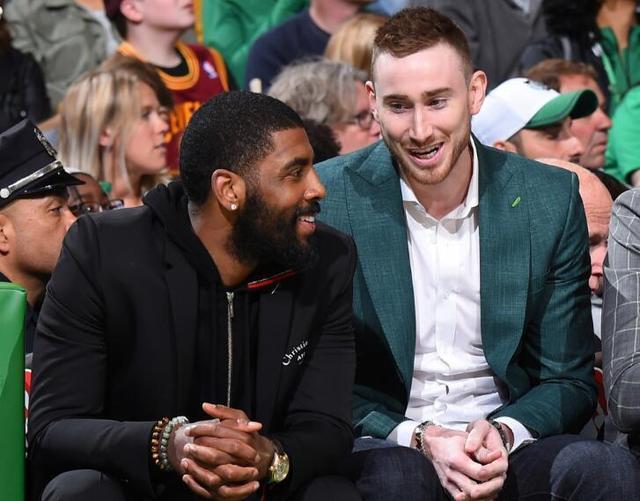 步行者队对国王队埃利斯产生兴趣，多支球队有意步行者队沃克（步行者有意国王后卫埃利斯，多队竞逐步行者新秀沃克）