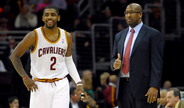 都体：DV9肌肉不适但伤情不重，保险起见周末联赛会替补（据都体报道，DV9肌肉略有不适但无大碍，周末联赛将以替补身份出场）