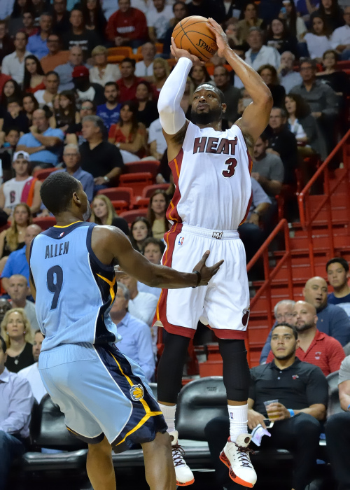 李新翔：我的第一次中超冠军；海港是冠军，连冠无人能撼动（李新翔：中超首冠到手，海港称王，连冠之势不可动摇）