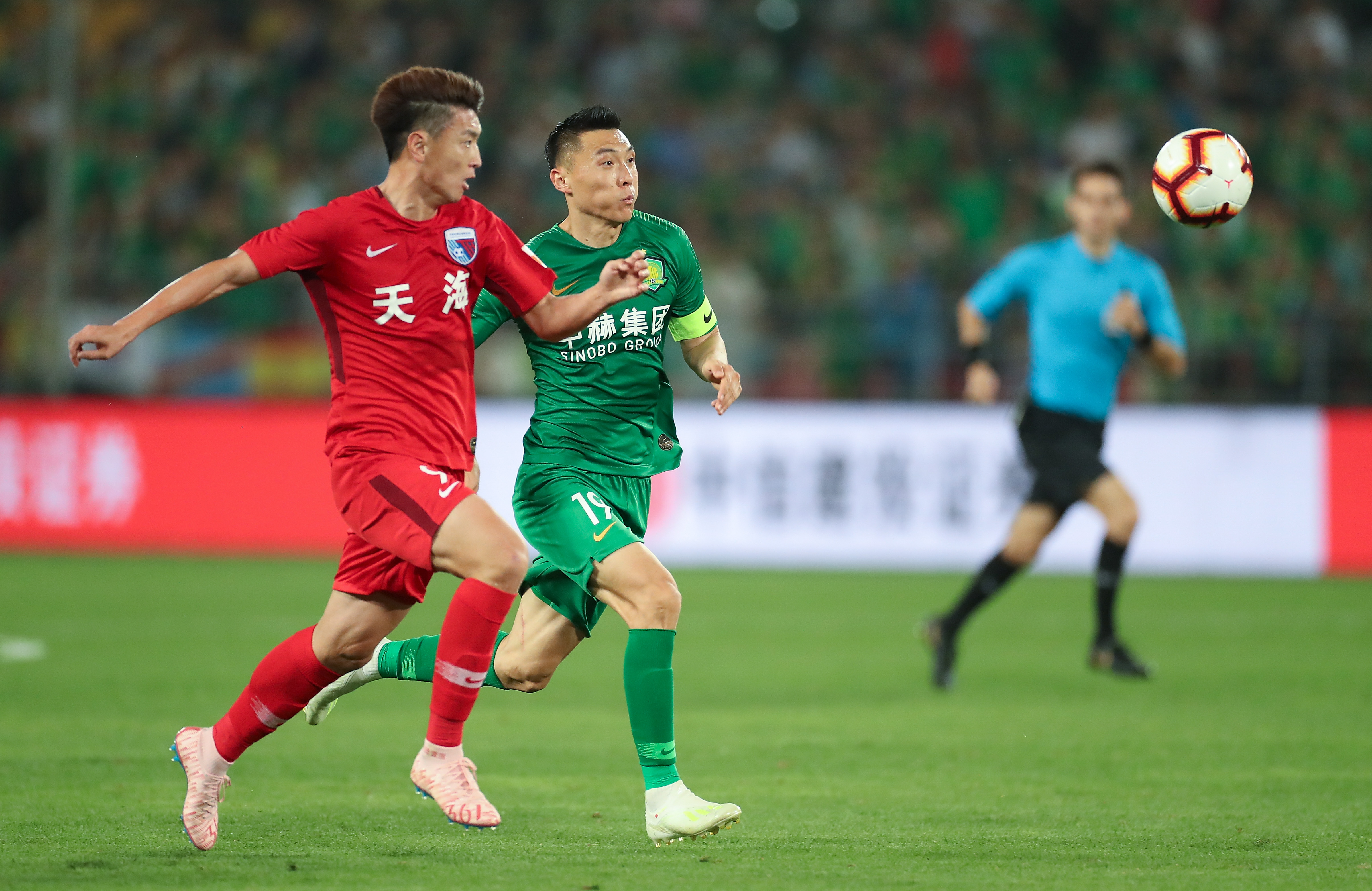 17岁中国少年在美高中拍运动,还清器材贷款（17岁中国少年在美高中拍体育视频，靠作品还清摄影器材贷款）