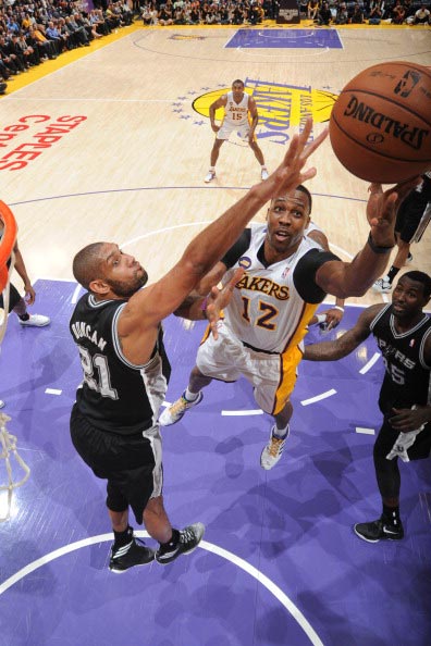 西甲战报：穆里奇双响，博约莫斯绝平，马略卡2-2奥萨苏纳（西甲：穆里奇梅开二度，博约莫斯补时扳平，马略卡2-2战平奥萨苏纳）