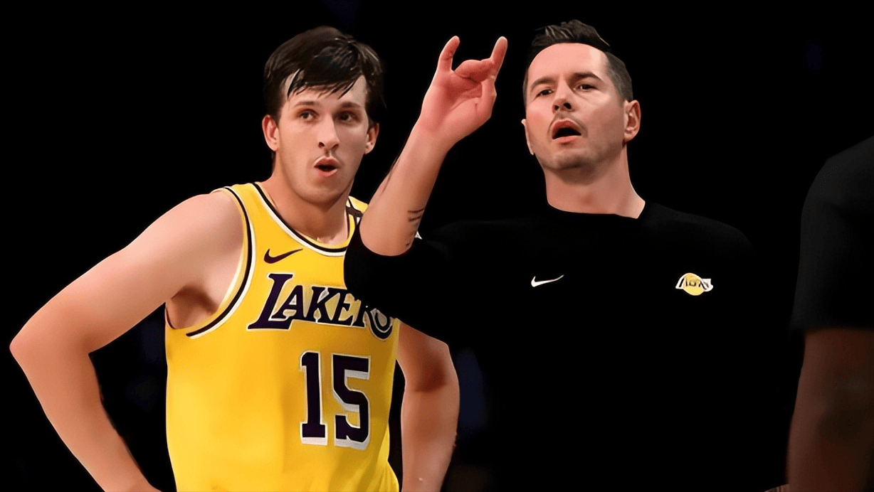 媒体人：华莱士竞技状态不佳离开新疆队，到队仅10天便离队（媒体人：华莱士因状态欠佳已离开新疆队，入队仅10天即告别）