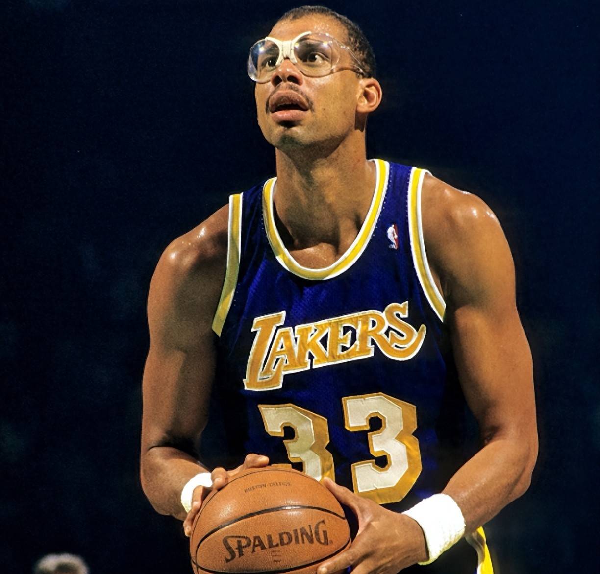 广东vs浙江12人名单：徐杰正常出战，萨姆纳、约克在列（广东vs浙江12人名单出炉：徐杰照常出战，萨姆纳、约克入选）