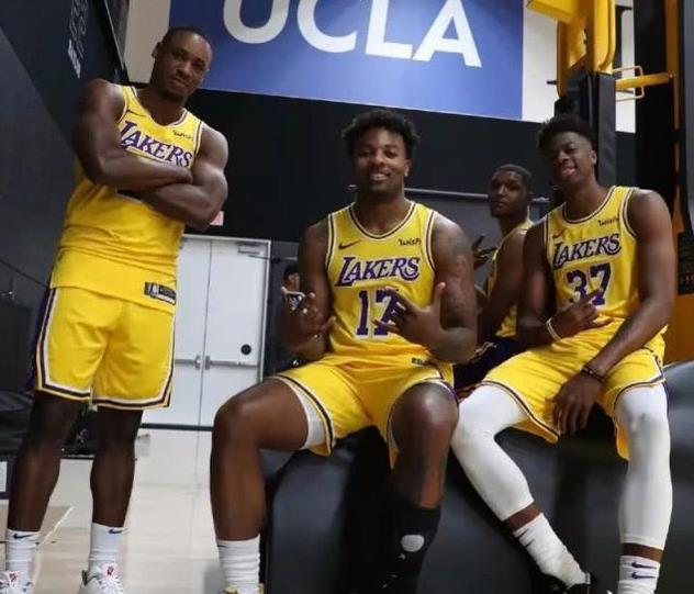 领取巴萨队史最受喜爱球员奖，梅西：巴塞罗那是我的家（荣膺巴萨史上最受喜爱球员，梅西：巴塞罗那是我的家）