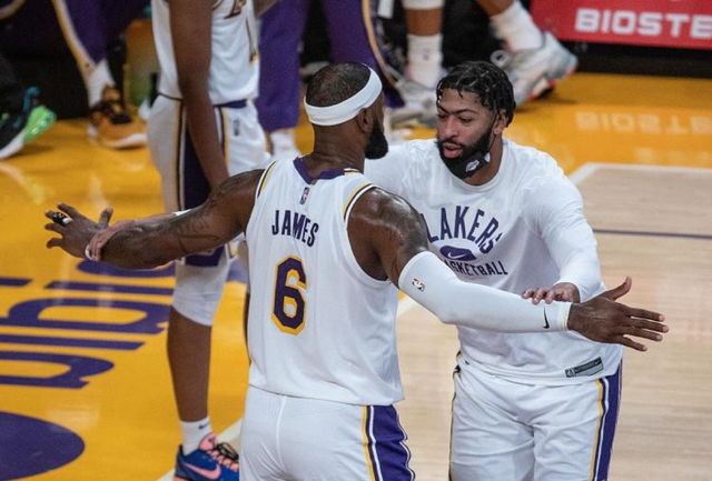 姆伯莫近7次代表喀麦隆出场单人2球3助，制造超半数进球（姆伯莫近7次为喀麦隆出战2球3助，参与球队超半数进球）