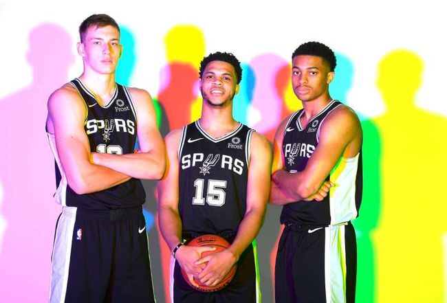 米体：对阵卡利亚里将成为弗格森的最后机会，否则将被退货（米体：与卡利亚里之战或为弗格森最后机会，否则恐遭退回）