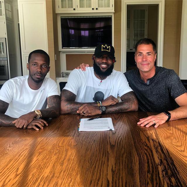 辽宁三分疯狂引爆全场（辽宁外线火力全开燃爆全场）