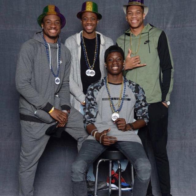 周定洋：我们全力想要赢得比赛，虽然只拿了1分但也满意（周定洋：拼尽全力争胜，虽仅取1分仍感满意）