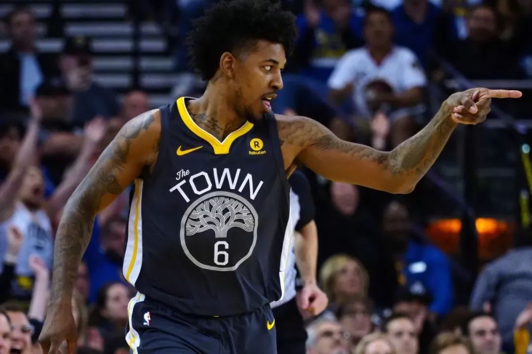 纳什：雷霆有些犯规确实能逃过吹罚，SGA是造犯规高手（纳什：雷霆部分犯规常被漏判，SGA堪称造犯规高手）