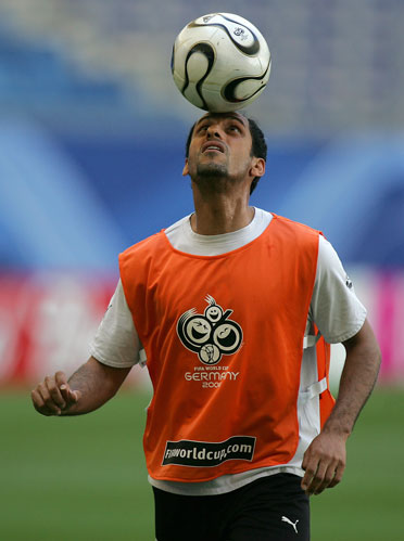 CBA：浙江男篮主场大胜新疆（CBA：浙江男篮主场狂胜新疆）