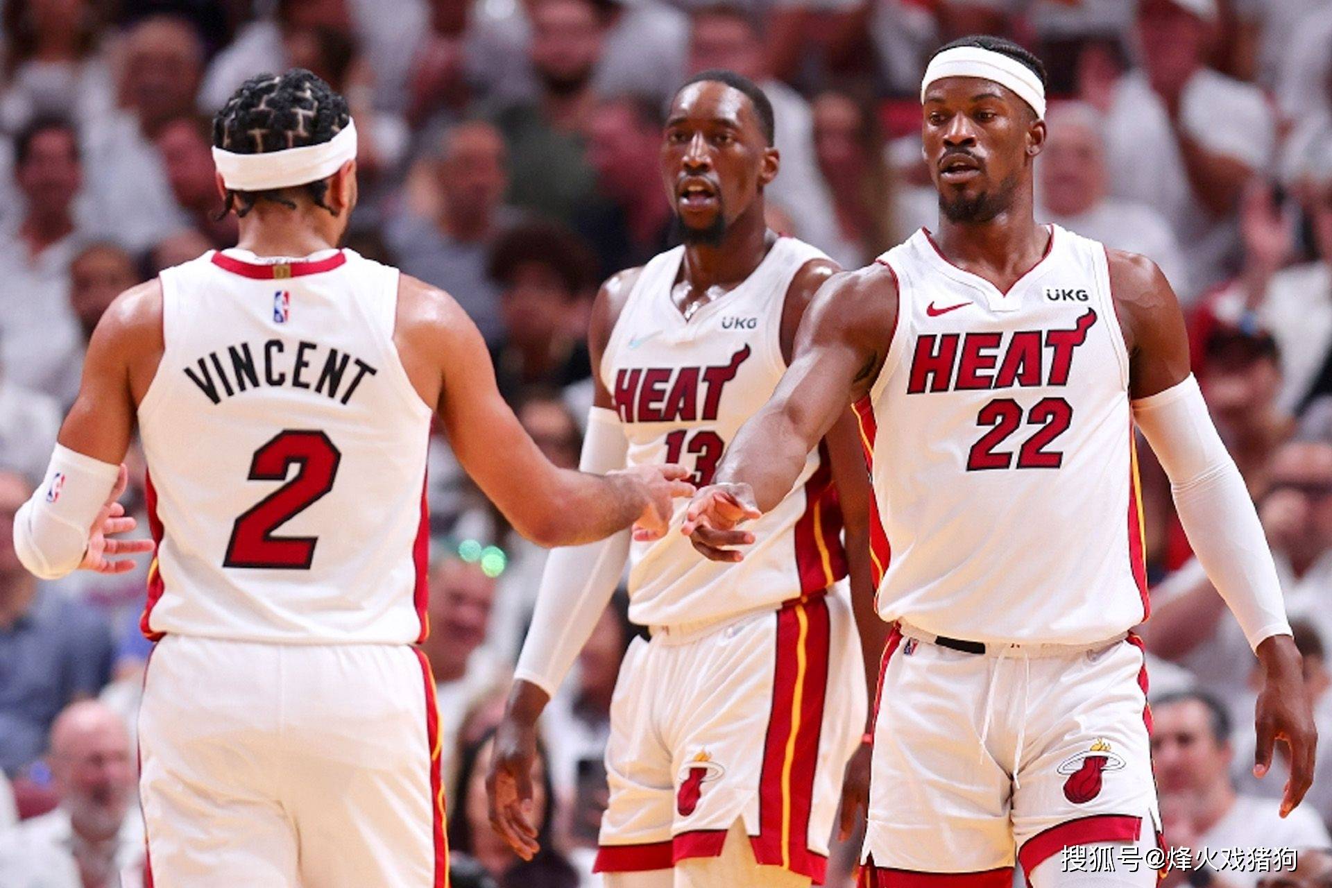 克尼佩尔X光检查结果呈阴性，为黄蜂队回归赛场带来一线希望（克尼佩尔X光无异常，黄蜂队盼其重返赛场）